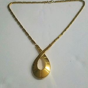 Crown Trifari Pendant Neclace